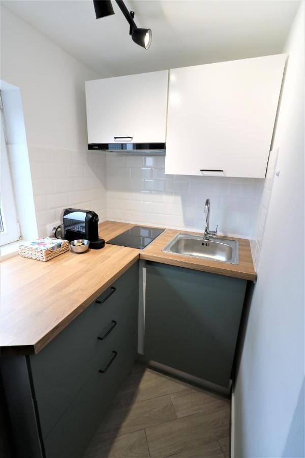 Charming City Center Apartment - Free Minibar Bucarest Esterno foto
