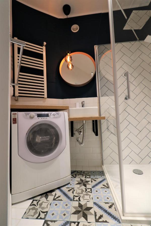 Charming City Center Apartment - Free Minibar Bucarest Esterno foto