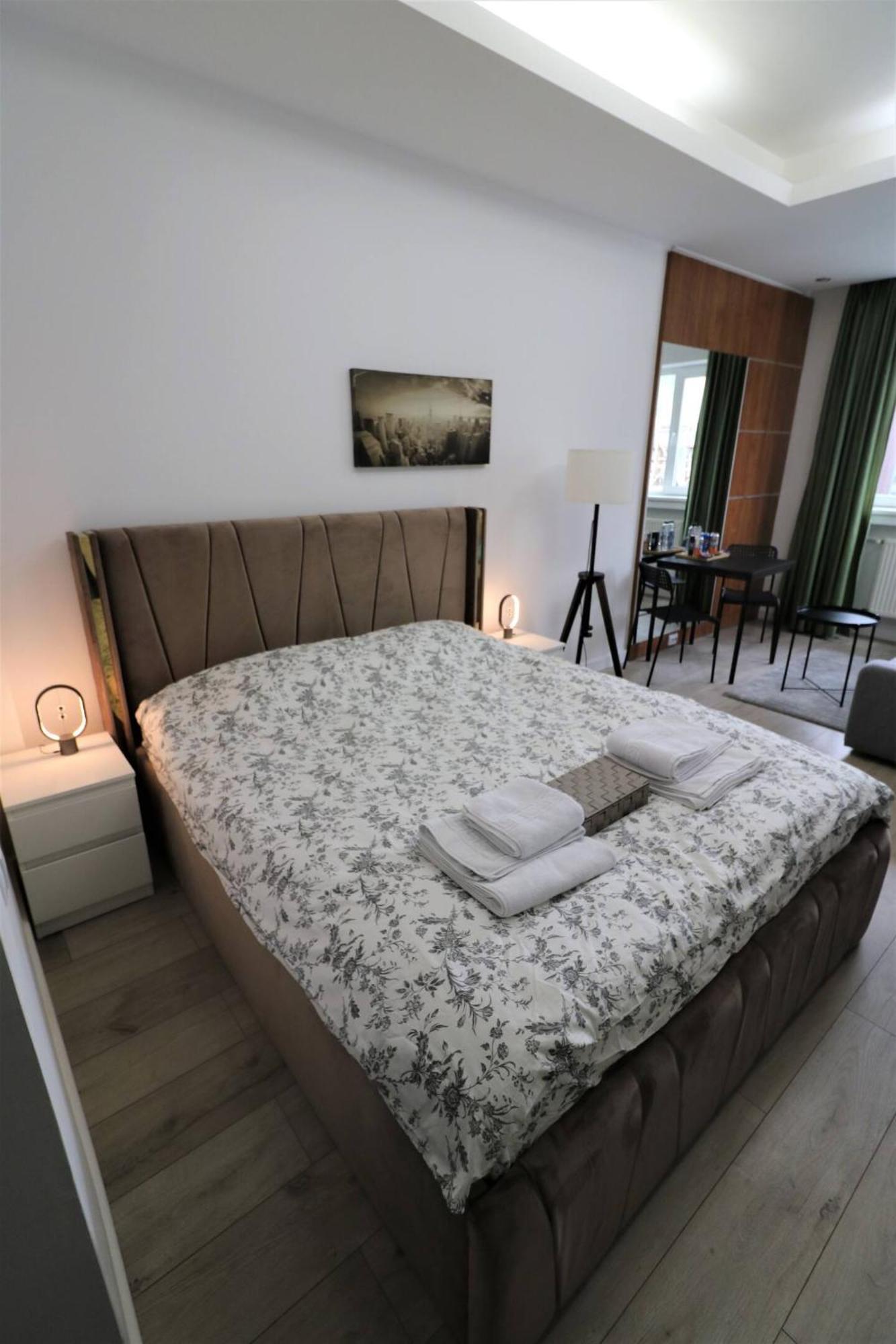 Charming City Center Apartment - Free Minibar Bucarest Esterno foto